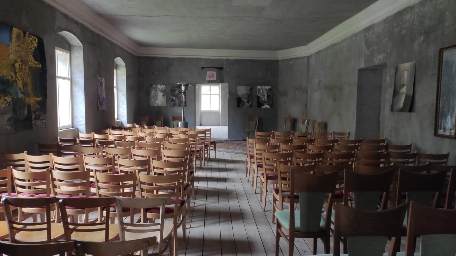 Od klasiky do pohádky s loutnou a houslemi... v akusticky příznivém prostředí 