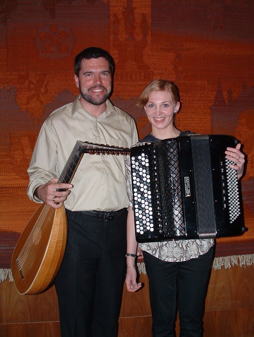 Sametově s loutnou a akordeonem…